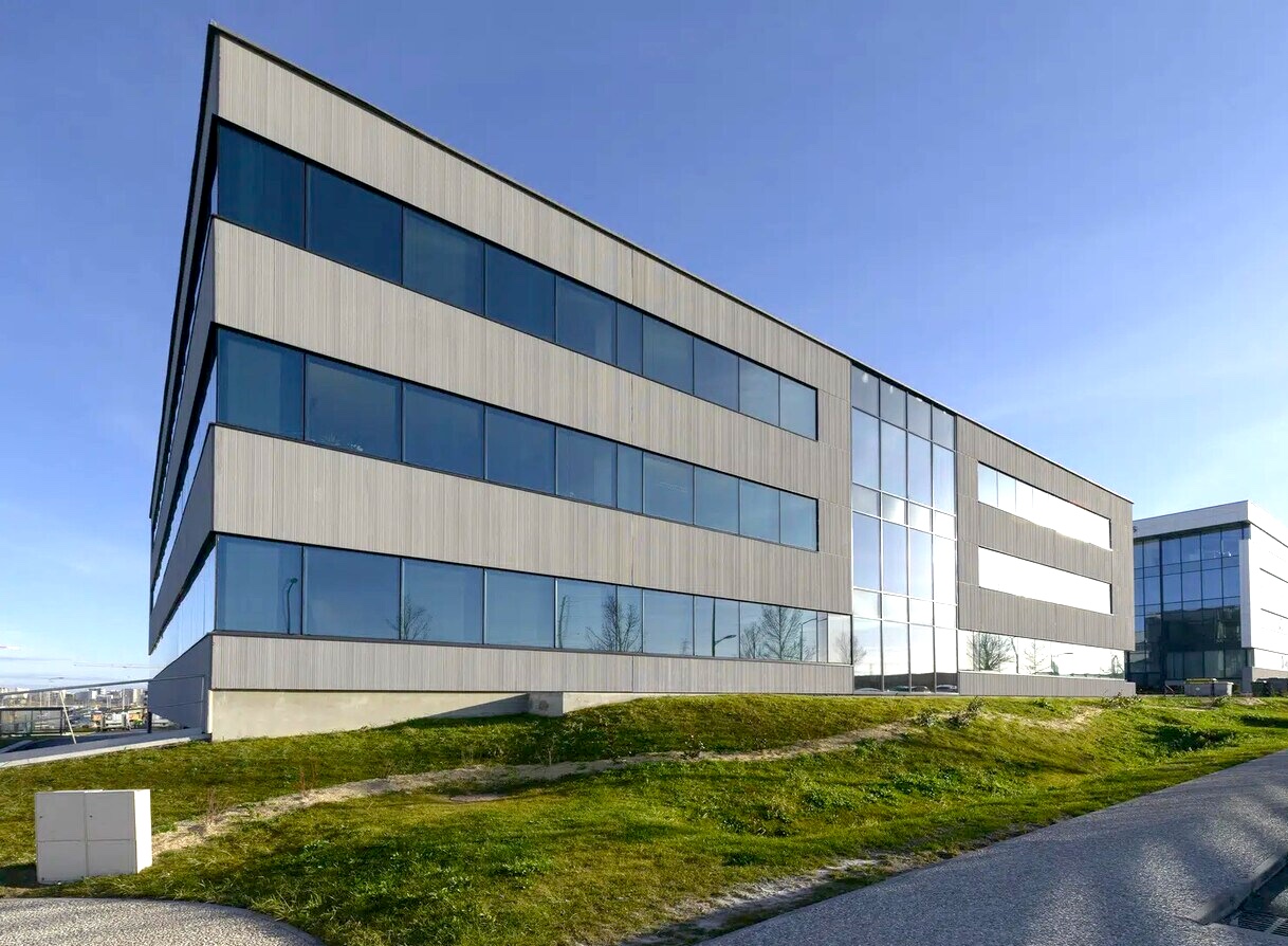 https://www.deleo.fr/showroom_deleo_reims_bureaux_bezannes